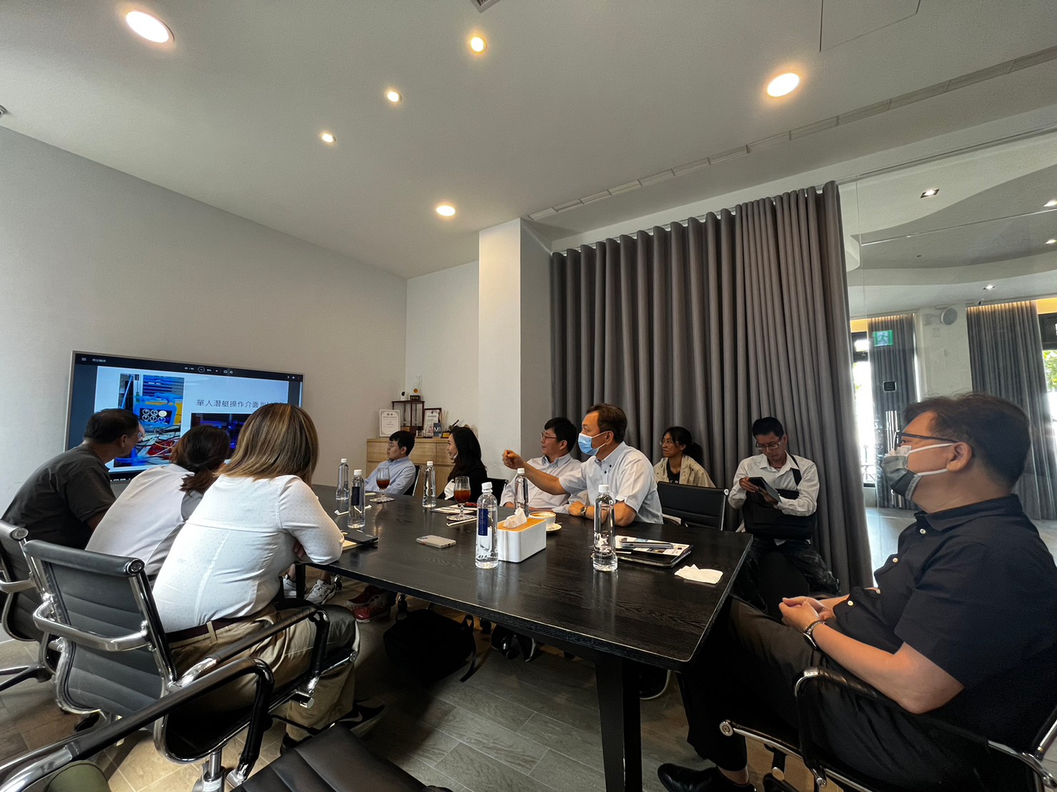 台南亞國遊艇碼頭參訪設備展示