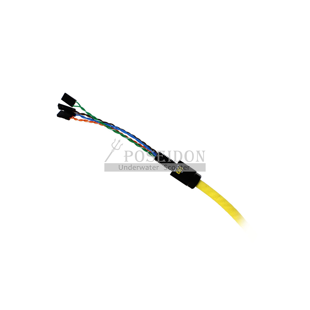 中性浮力電纜線一端的端子特寫，顯示裸露線芯與接頭結構，未連接任何設備。