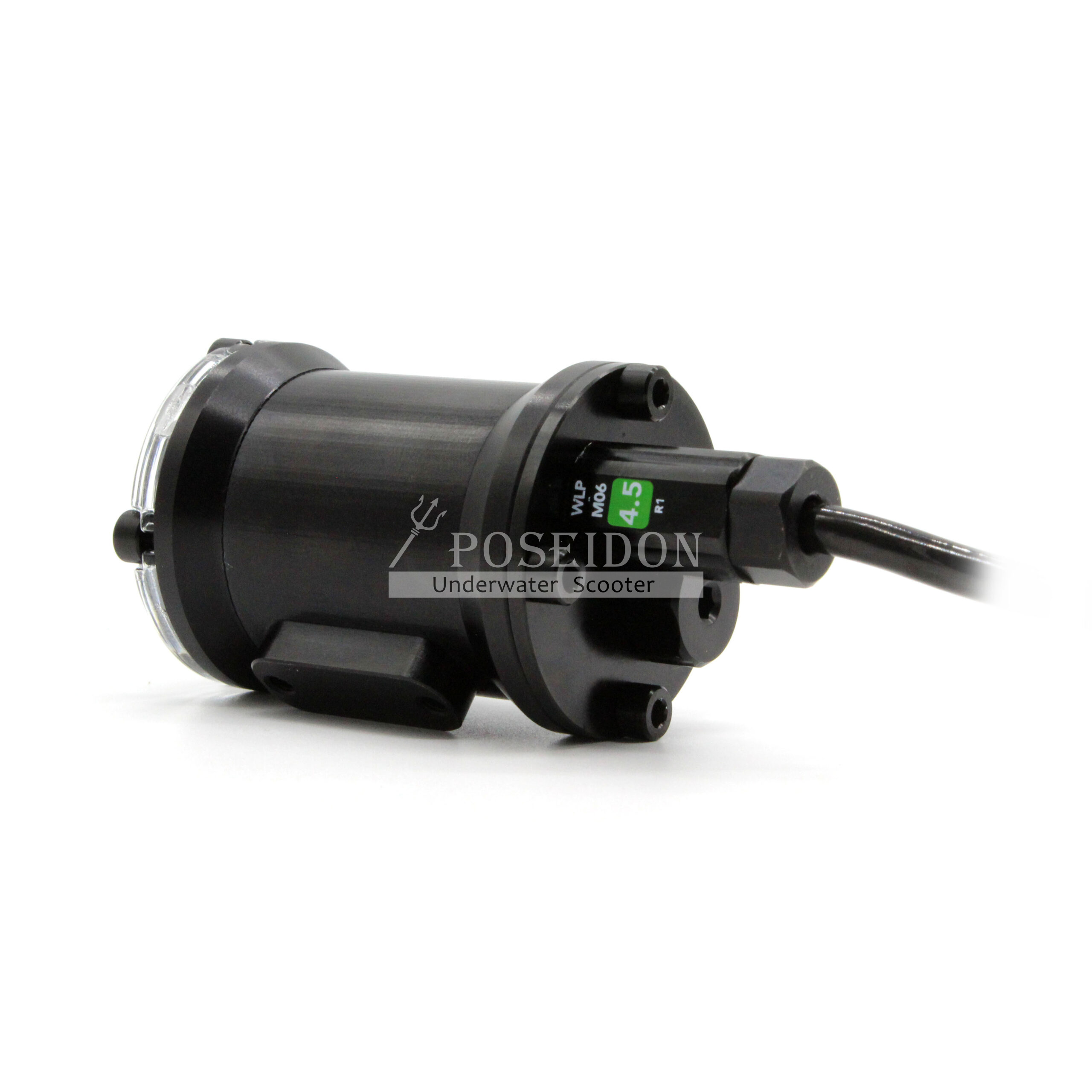 燈具斜後視圖，顯示後端固定孔位與防水接頭，連接電纜清晰可見